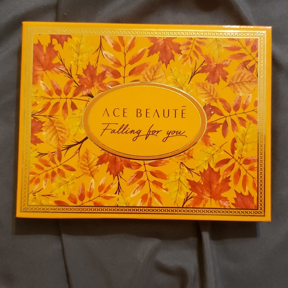 ACE BEAUTÈ Falling For You Palette